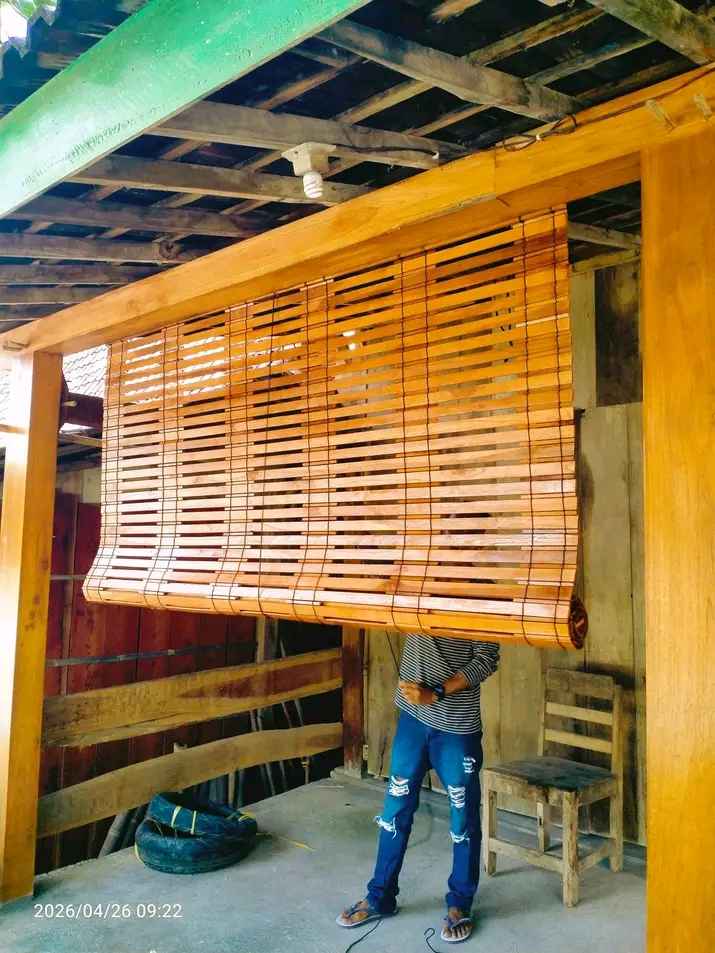 Tirai Kayu Lipat